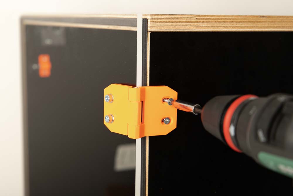Fasten the 3D printing hinges to the 3D printer enclosure