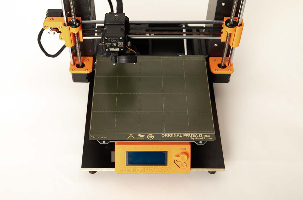 3D Drucker wird mittig auf dem Dämpferbrett platziert, Aufnahme von oben