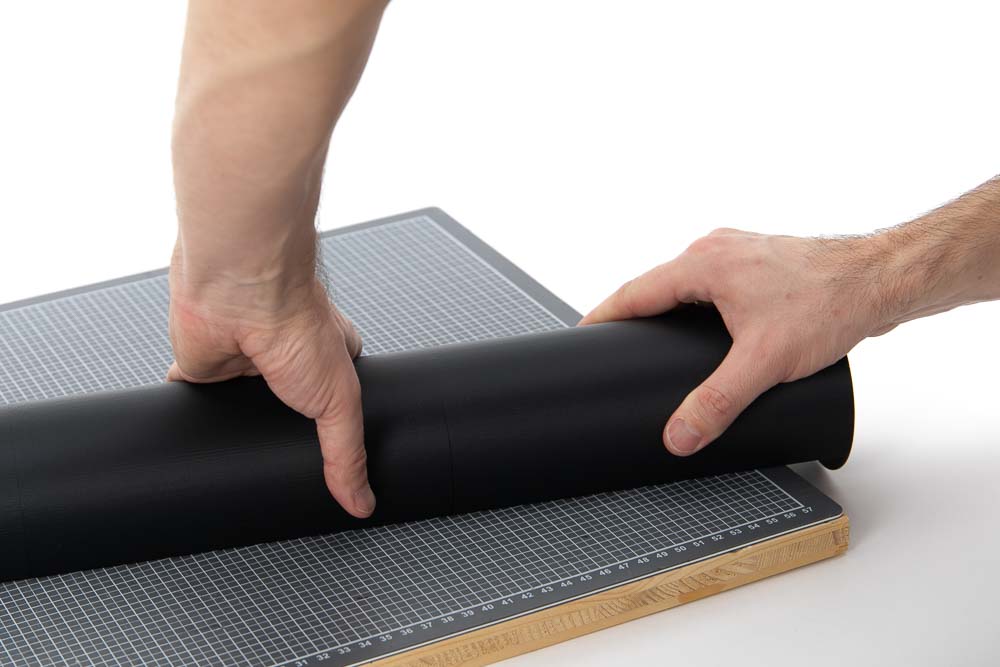 Compressing the outer part with the inner pieces of the 3D printed pendant lamp