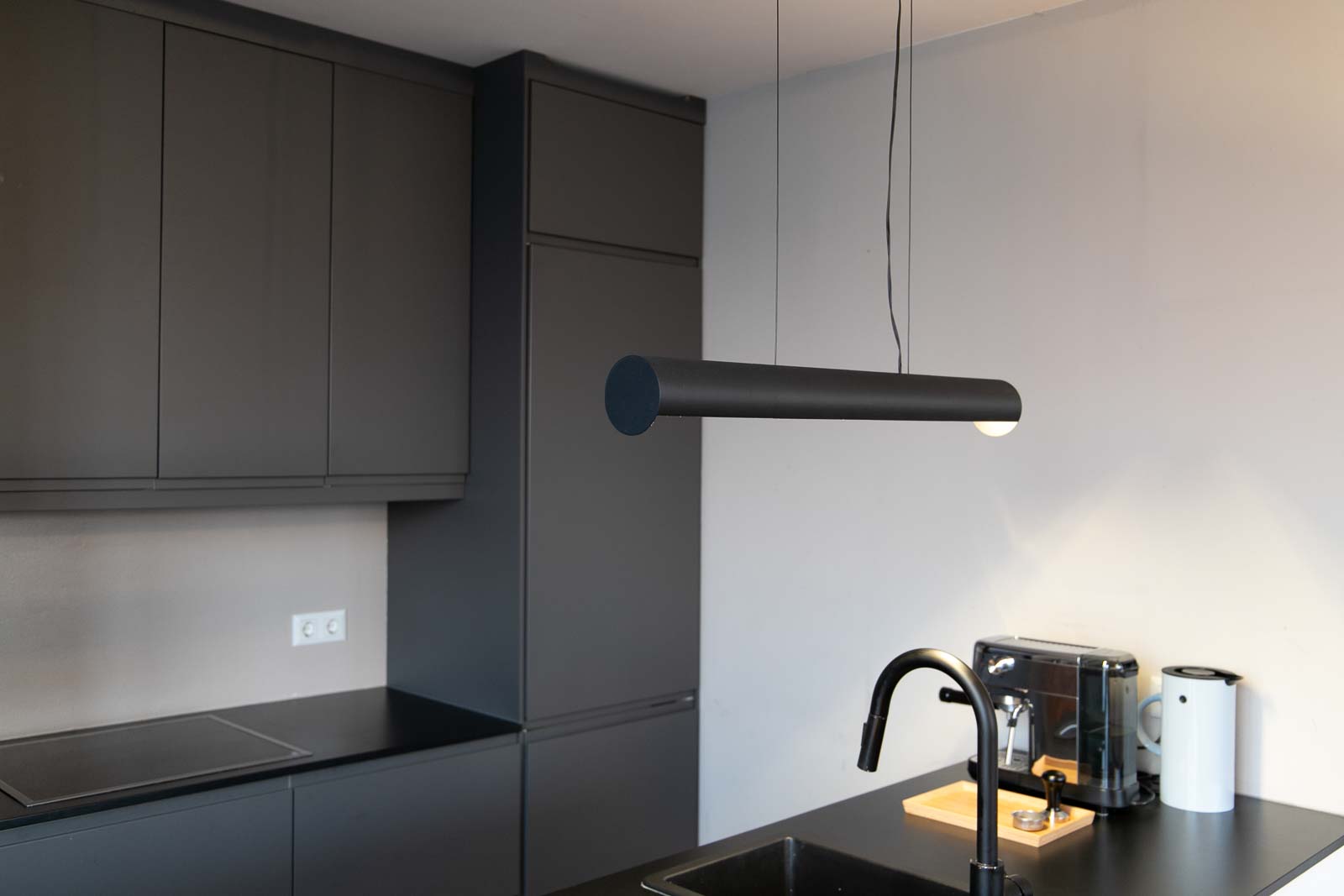 diy-3d-druck-led-haengeleuchte-lampe-selber-bauen-produkt-1 3D Druck Designer Hängeleuchte montiert über einer Kücheninsel