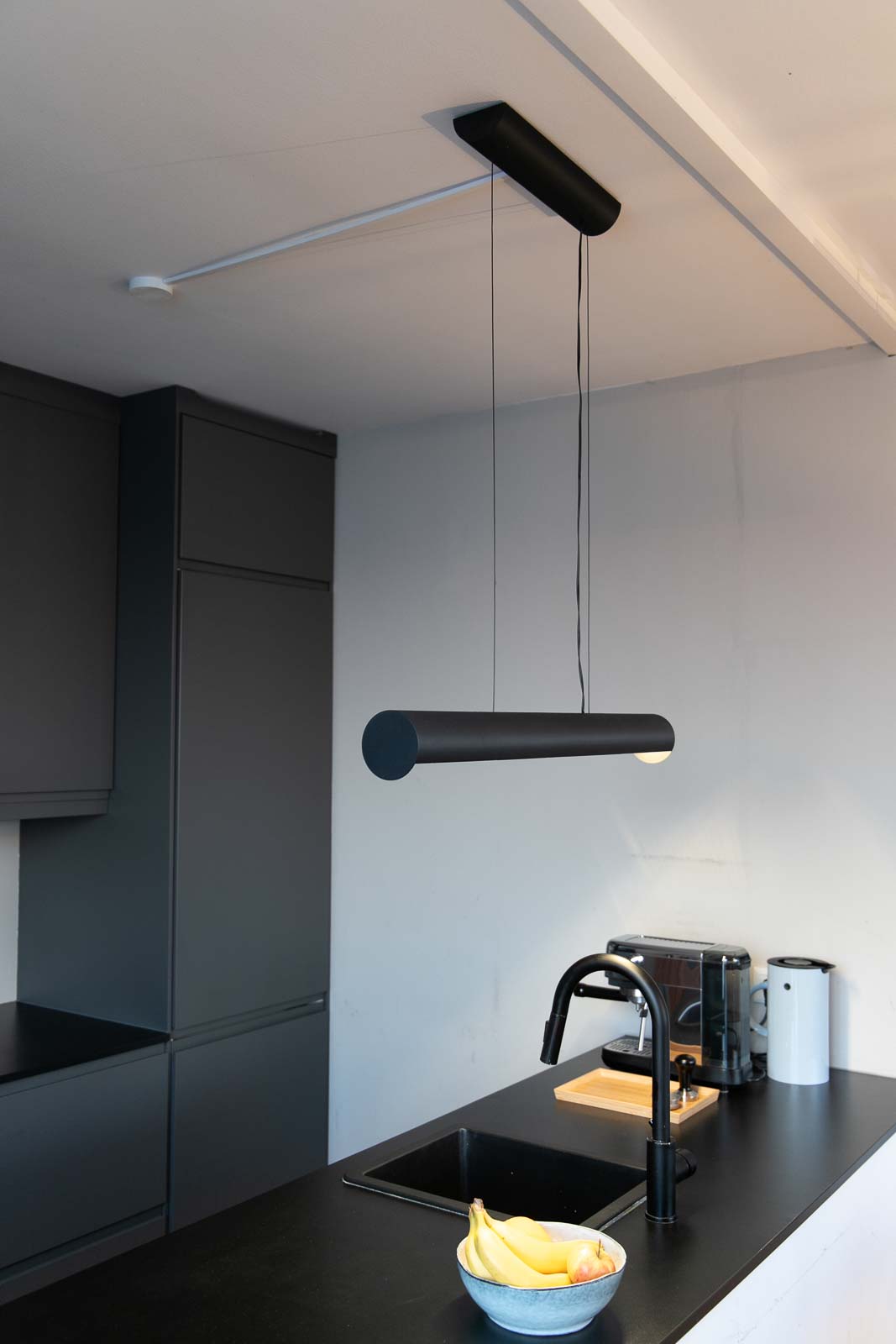 diy-3d-druck-led-haengeleuchte-lampe-selber-bauen-produkt-3 Fertig montierte 3D Druck Design Hängeleuchte montiert über einer Kücheninsel